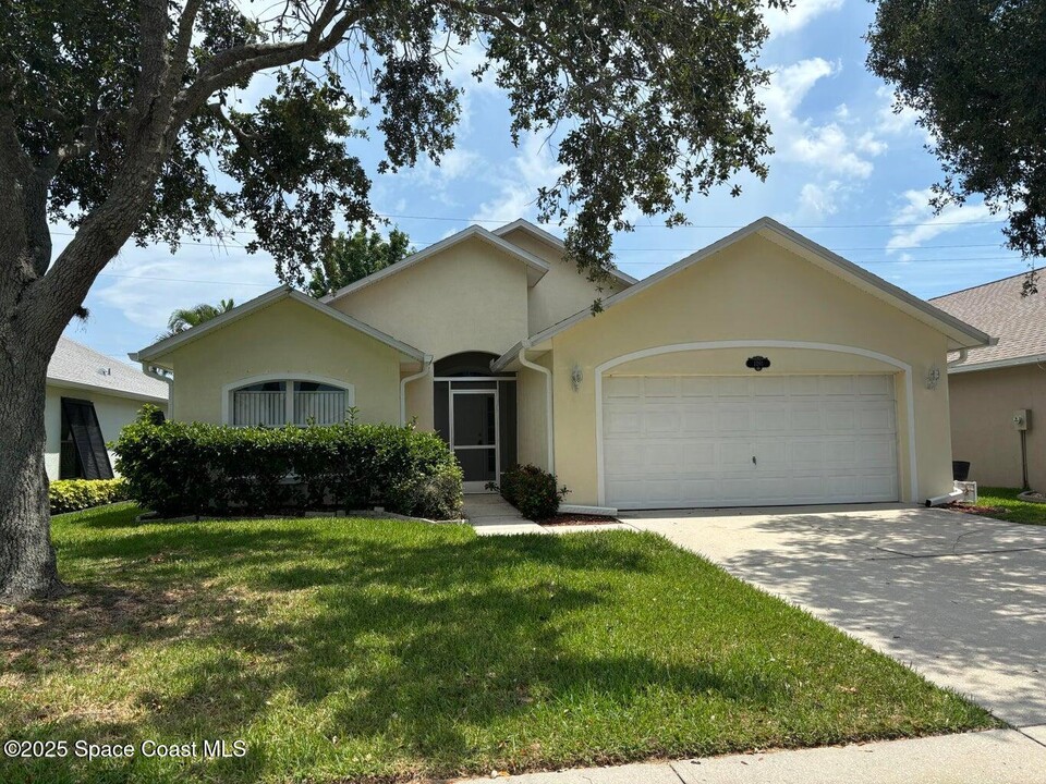 1261 Olde Bailey Ln in Melbourne, FL - Building Photo