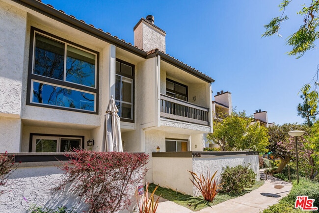 property at 17095 Palisades Cir
