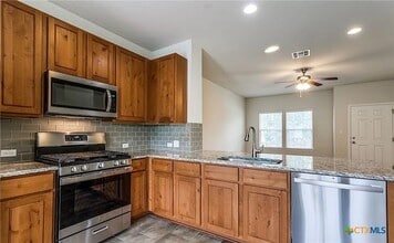 159 Wainscot Oak Wy in San Marcos, TX - Foto de edificio - Building Photo