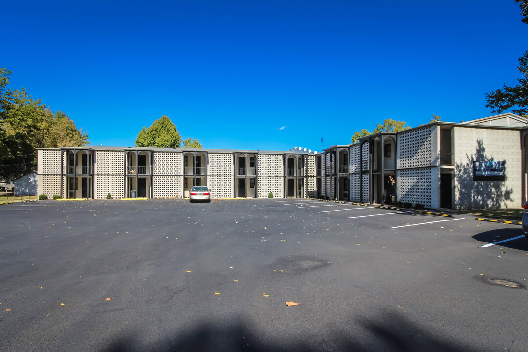 Woodlawn Place Apartments in Owensboro, KY - Building Photo
