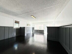 1661 W 36th Pl in Los Angeles, CA - Building Photo - Building Photo