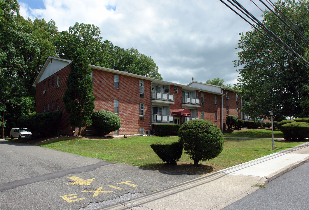 Walnut Grove Apartments in Emmaus, PA - Foto de edificio