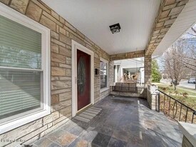 1911 Sils Ave in Louisville, KY - Building Photo