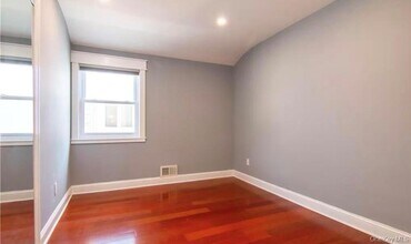 88 Radford St-Unit -2FL in Staten Island, NY - Foto de edificio - Building Photo