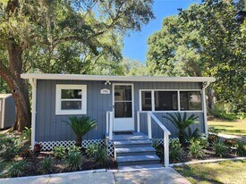 106 SW 6th St in Micanopy, FL - Building Photo