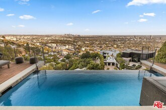 8425 Hillside Ave in Los Angeles, CA - Building Photo - Building Photo