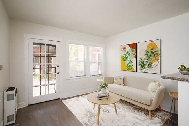 210 Loma Ave in Long Beach, CA - Foto de edificio - Building Photo