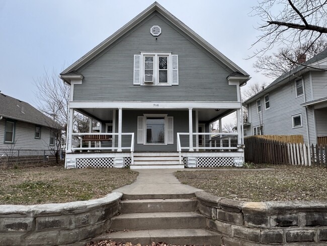 property at 716 E Ave B