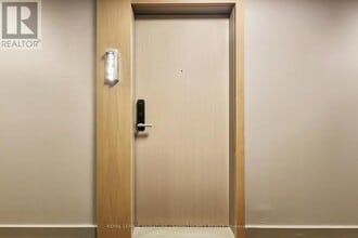 575 Bloor St E in Toronto, ON - Building Photo - Building Photo