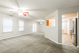 6703 Devongate Ln in Charlotte, NC - Foto de edificio - Building Photo