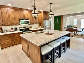 510 NE 8th Ave in Fort Lauderdale, FL - Building Photo - Building Photo