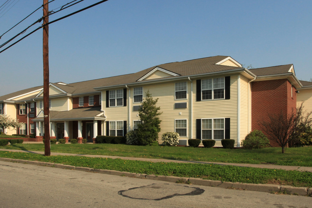 Marian Manor Apartments in Louisville, KY - Building Photo