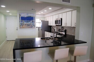 1860 N Atlantic Ave in Cocoa Beach, FL - Building Photo - Building Photo