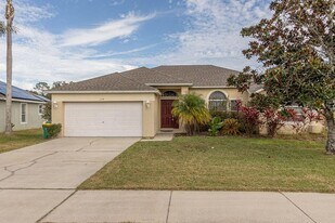 174 Crystal Oak Dr in DeLand, FL - Building Photo