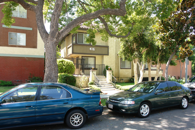 416 Ivy St in Glendale, CA - Foto de edificio - Building Photo