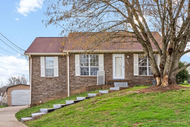2025 Windroe Dr in Clarksville, TN - Building Photo - Building Photo