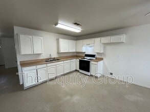 69 N 4th St in Porterville, CA - Building Photo - Building Photo