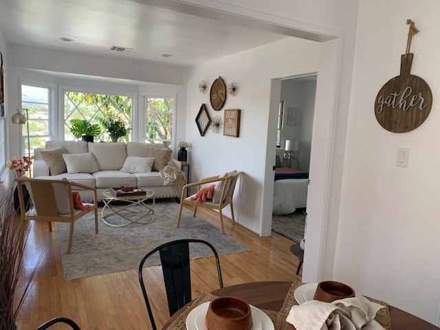 property at 1347 Cambridge Dr