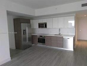 1010 SW 2nd Ave, Unit 1901 in Miami, FL - Building Photo - Building Photo