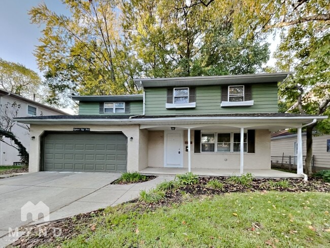 1853 Tamarack Ct N