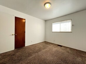 941 Alvarado Dr SE in Albuquerque, NM - Foto de edificio - Building Photo