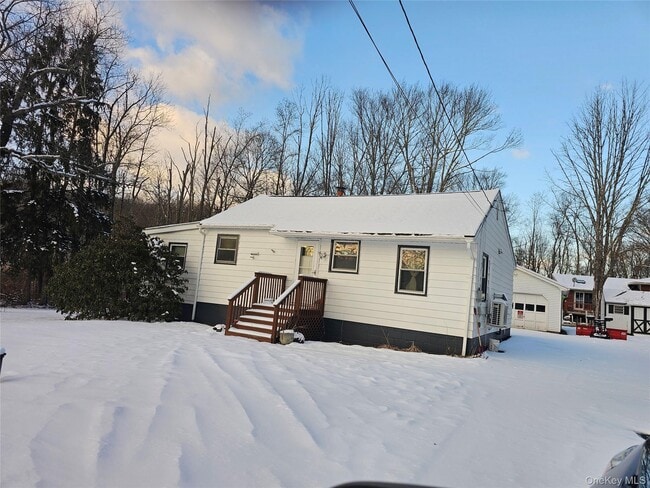 1110 NY-211 in Middletown, NY - Building Photo - Building Photo