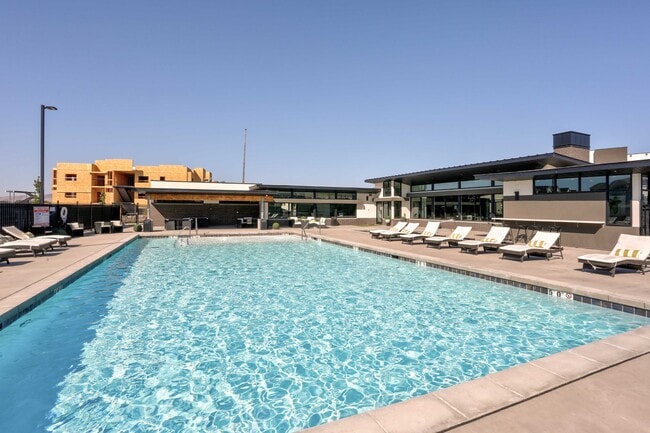 651 E 180 N in Vineyard, UT - Foto de edificio - Building Photo