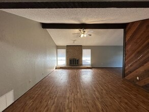 6816 Bear Canyon Dr in Oklahoma City, OK - Foto de edificio - Building Photo