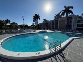 2970 NE 16th Ave, Unit 403 in Oakland Park, FL - Building Photo