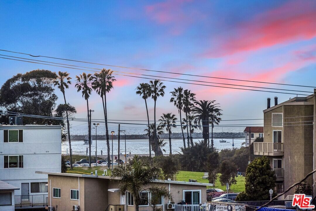 308 Pershing Dr in Los Angeles, CA - Building Photo