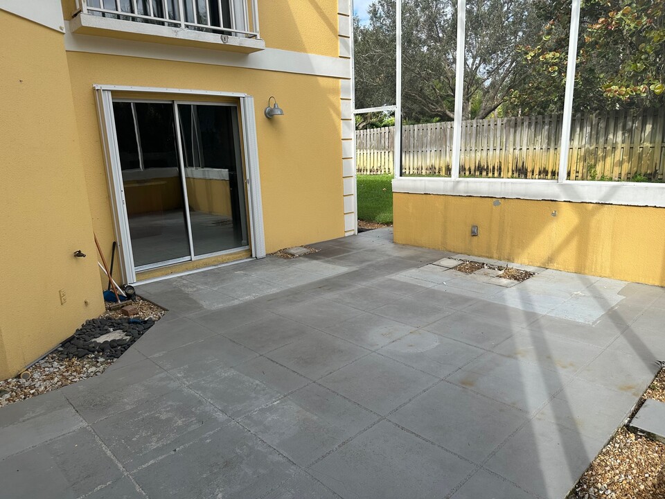 69 SE Beech Tree Ln in Stuart, FL - Building Photo