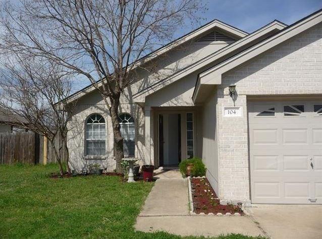 104 Orgain St in Hutto, TX - Building Photo - Building Photo