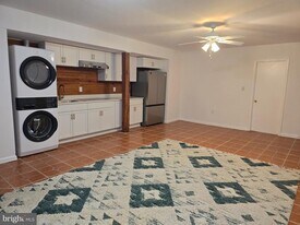 12048 Winding Creek Ct in Clifton, VA - Building Photo