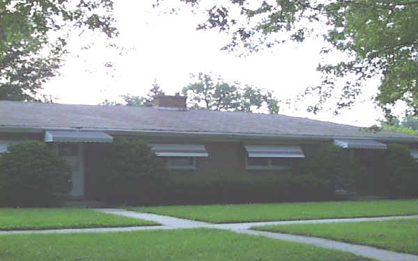 1-5 N Washington St in Westmont, IL - Building Photo