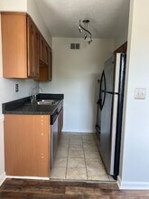 9345 Taylorsville Rd in Jeffersontown, KY - Building Photo - Building Photo