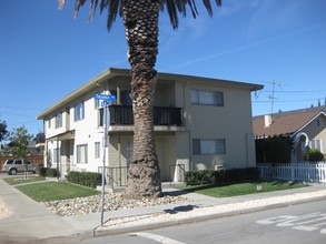 2469 Olive Ave in San Jose, CA - Foto de edificio - Building Photo