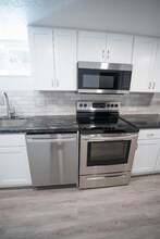 2550 Highland Dr in Salt Lake City, UT - Foto de edificio - Building Photo