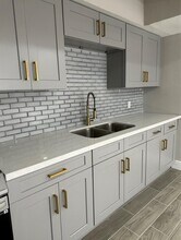 8005 Bowen St in Houston, TX - Building Photo - Building Photo