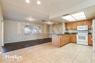 3413 SE 11th Ave in Cape Coral, FL - Foto de edificio - Building Photo