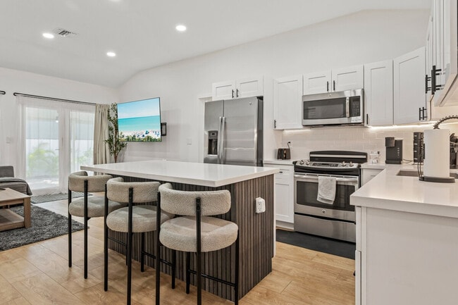 26 NE 69th St in Miami, FL - Building Photo - Building Photo
