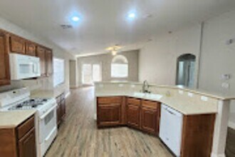 2277 Dakota Sky Ct in Henderson, NV - Building Photo - Building Photo