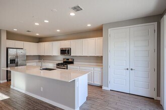 9226 W Roma Ave in Phoenix, AZ - Building Photo - Building Photo