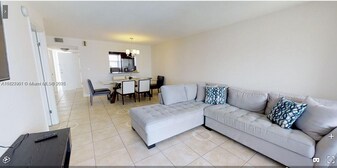 7705 Abbott Ave, Unit 303 in Miami Beach, FL - Building Photo