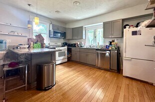12 Lincoln Rd, Unit 16-104 in Newton, MA - Building Photo