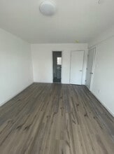 821 Willoughby Ave, Unit 3 in Brooklyn, NY - Foto de edificio - Building Photo