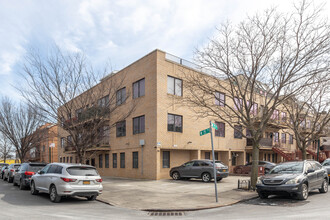 2531 W 15th Pl in Brooklyn, NY - Foto de edificio - Building Photo