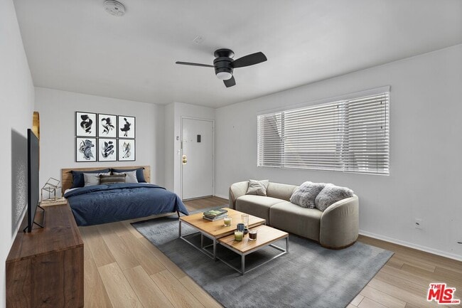 122 Buccaneer St in Marina Del Rey, CA - Building Photo - Building Photo