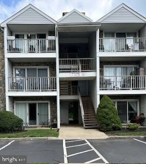 28 Holly Ct, Unit F3 in Trenton, NJ - Building Photo