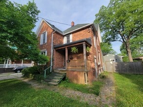 321 Russell St S in Sarnia, ON - Building Photo - Building Photo