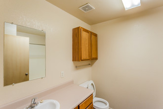 Fairfax Crossing in North Little Rock, AR - Building Photo - Interior Photo